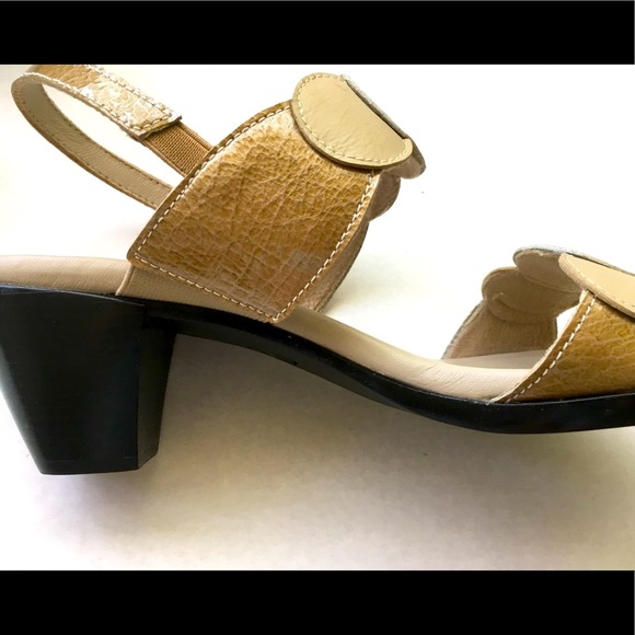 Tan sandals two straps Munro sandals beige tan color block heel open toe shoes - Picture 4 of 8